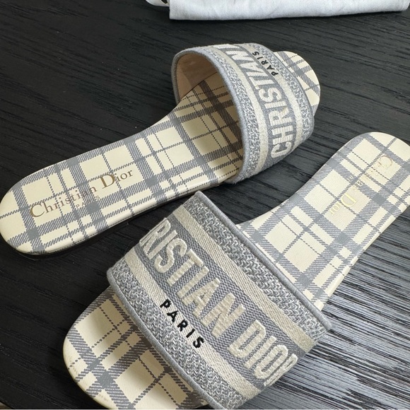 Christian Dior Dway Slide Sandal Embroidered Logo Gray 37.5 - Picture 4 of 9